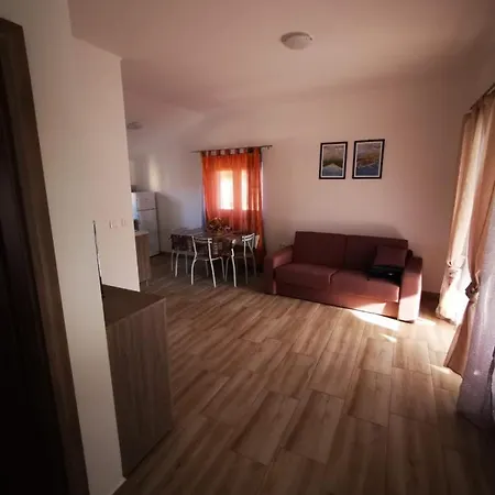 Suta Lejlighed *